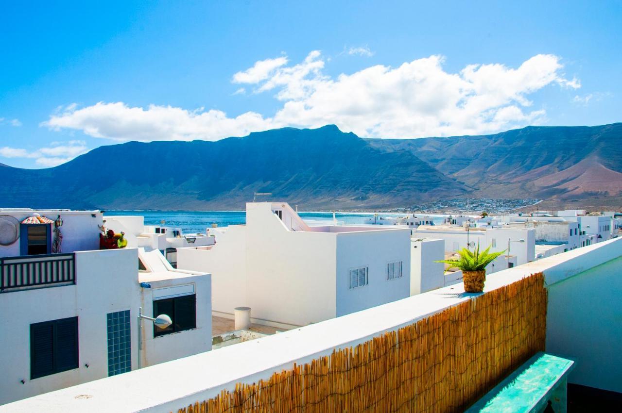 Famara Rooftop 1 Luaran gambar